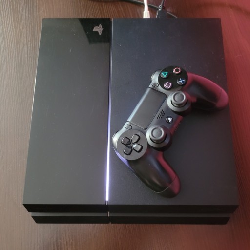 Zdjęcie oferty: Konsola Sony PS4 PlayStation 4 + pad + okablowanie
