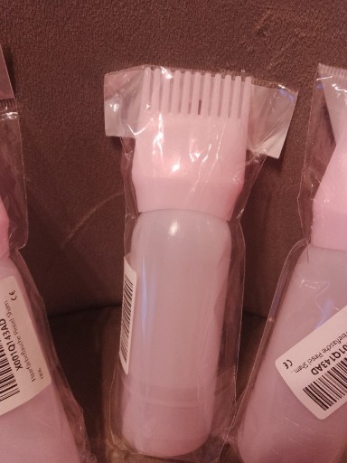 Zdjęcie oferty: Butelka aplikator z grzebieniem 