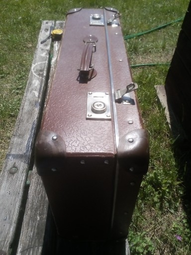 Zdjęcie oferty: Stara walizka drewniana do renowacji