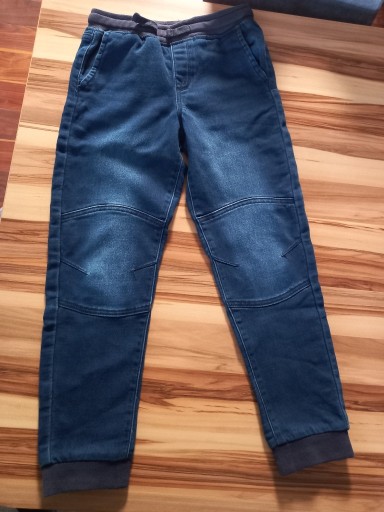 Zdjęcie oferty: Spodnie Jeansy rozm 140