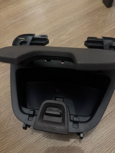 Zdjęcie oferty: Schowek półka Brązowa Jeep Cherokee 1wg51trmaa