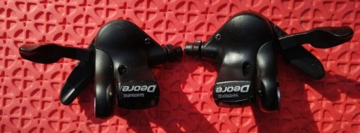 Zdjęcie oferty: SHIMANO Deore manetki  3 i 9 biegowe