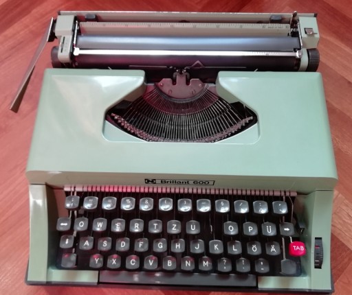Zdjęcie oferty: NECKERMANN BRILLANT 600 maszyna do pisania