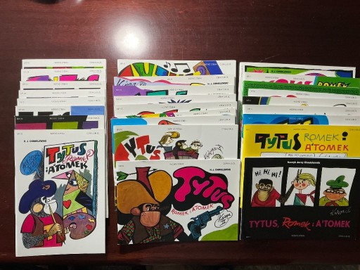 Zdjęcie oferty: Tytus, Romek i Atomek - komplet 25 zeszytów. 2009-2010.