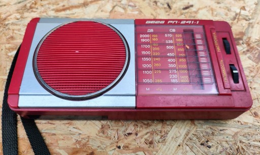 Zdjęcie oferty: RADIO PRZENOŚNE WEGA RP-241-1 ZSRR CCCP