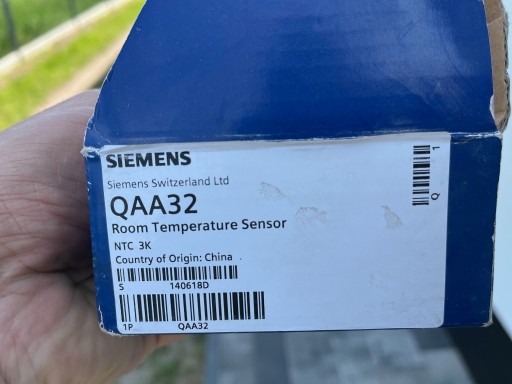 Zdjęcie oferty: Pomieszczeniowy czujnik temperatury Siemens QAA32