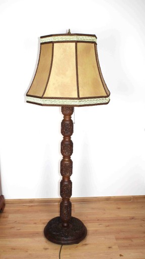 Zdjęcie oferty: Lampa podłogowa indyjska, rzeźbiona + abażur