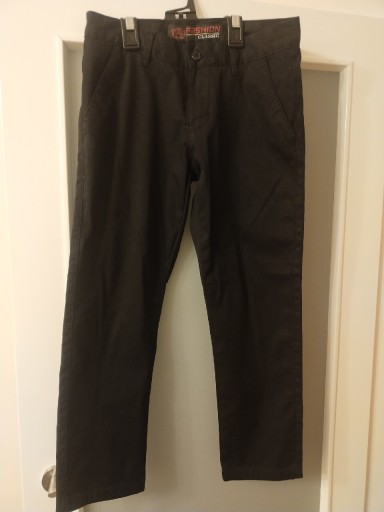 Zdjęcie oferty: Czarne spodnie 152 cm W-28 jeansy galowe jak nowe