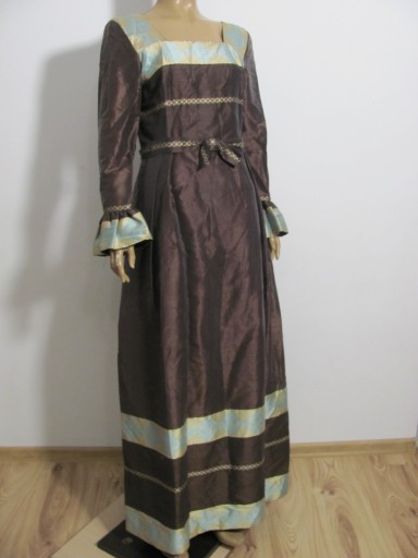 Zdjęcie oferty: suknia strój regionalny Roter coulture England