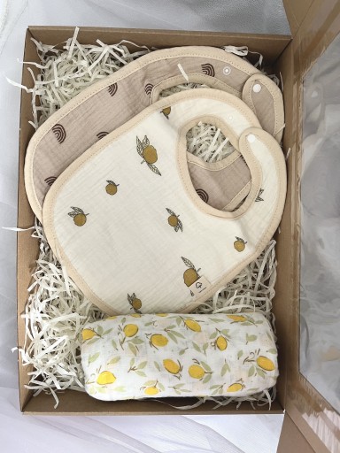 Zdjęcie oferty: Box prezentowy dla niemowlaka śliniak pieluszka