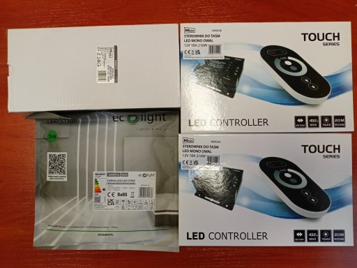 Zdjęcie oferty: Zestaw oświetlenia LED (sterownik, pilot radiowy, zasilacz, taśmy LED)