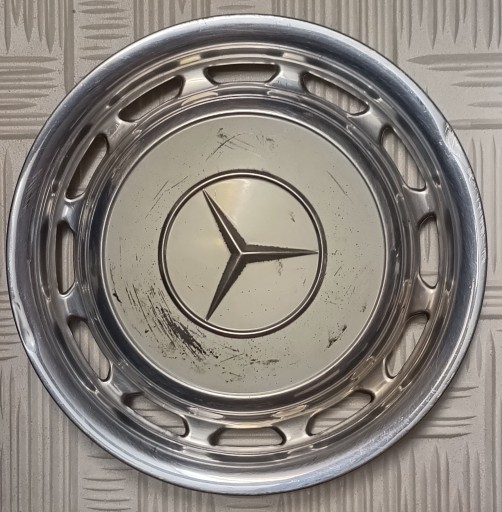 Zdjęcie oferty: Metalowy kołpak do Mercedesa