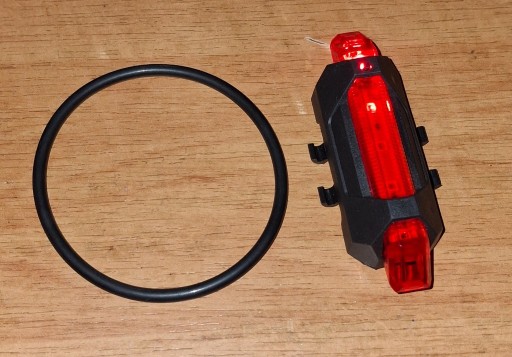 Zdjęcie oferty: Lampka rowerowa tylna - ładowana przez USB Micro.