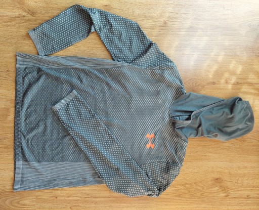 Zdjęcie oferty: Bluza sportowa Under Armour Heat Gear 10 - 12 lat