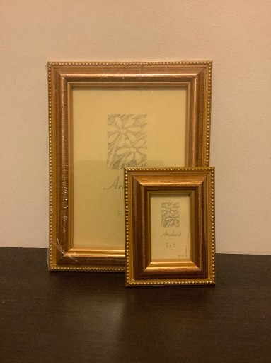 Zdjęcie oferty: Dwie złote drewniane ramki antyczny design
