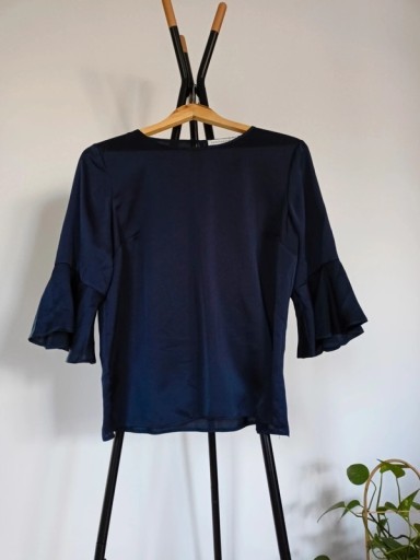 Zdjęcie oferty: Granatowa elegancka bluzka z falbanką L 40