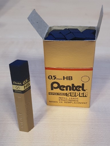 Zdjęcie oferty: Rysiki PENTEL 0.5mm HB nowe 1 opakowanie 12szt 