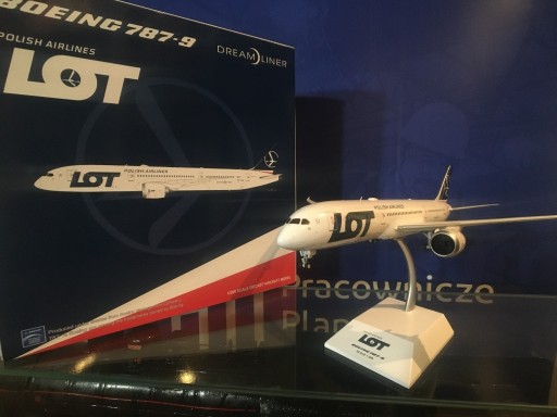 Zdjęcie oferty: Model samolotu LOT 787-9 Dreamliner 1:200 metal