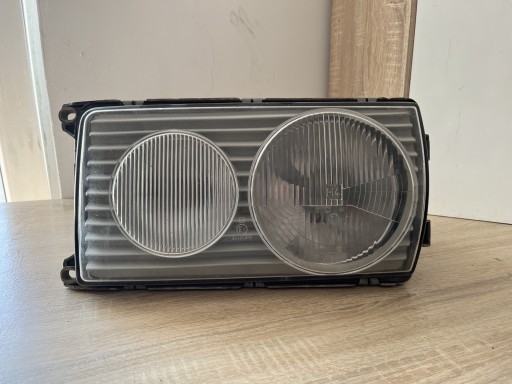 Zdjęcie oferty: Mercedes W123 Lampa praw strona Orginalna