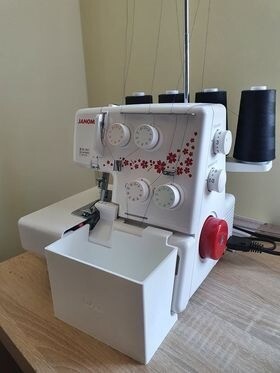 Zdjęcie oferty: Skrzynka do overlocka Janome 990d - podstawa 80