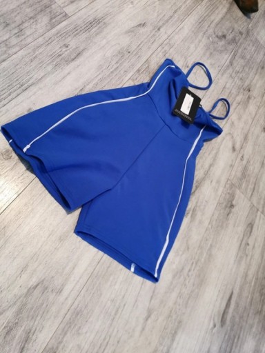 Zdjęcie oferty: Kombinezon sportowy  xxs xs s PrettyLittleThing