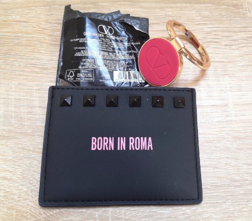 Zdjęcie oferty: Valentino Born In Roma Cart Holder etui na karty + wieszak do torebki 