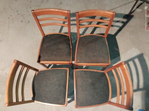 Zdjęcie oferty: Stare krzesło drewniane 