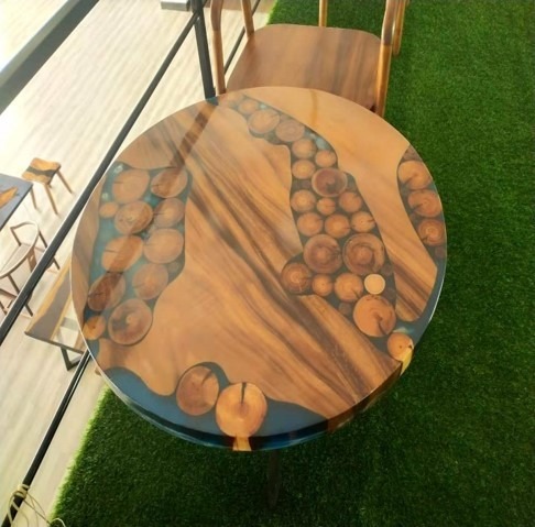 Zdjęcie oferty: Stół drewniany z żywicą epoksydową