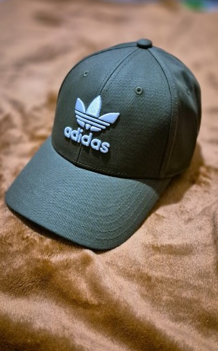Zdjęcie oferty: Adidas czapka z daszkiem HL9324 nowa 52-54