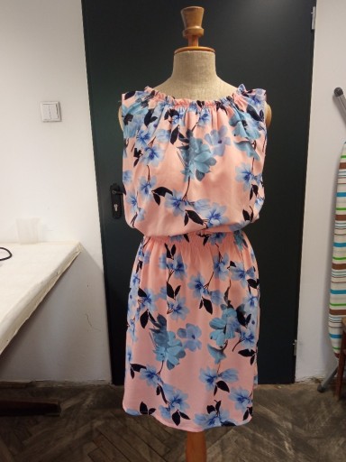 Zdjęcie oferty: Sukienka różowa w niebieskie kwiatki