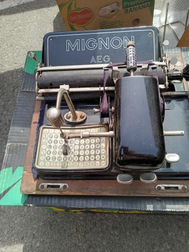 Zdjęcie oferty: Stara maszyna do pisania mignon A EG