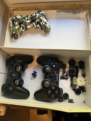 Zdjęcie oferty: 3 pady Dualshock 3 na części lub do naprawy