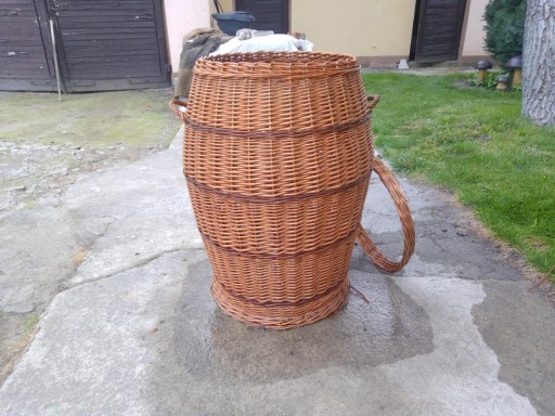 Zdjęcie oferty: Kosz wiklinowy na pranie pościel brudne ubrania beczka duży PRL 70cm