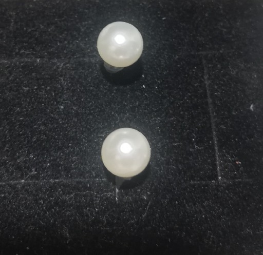 Zdjęcie oferty: Kolczyki białe perła