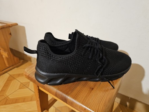 Zdjęcie oferty: Buty sportowe,  lekkie adidasy do biegania 