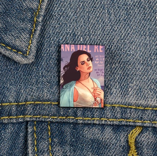 Zdjęcie oferty: ŚLICZNA broszka LANA DEL REY przypinka