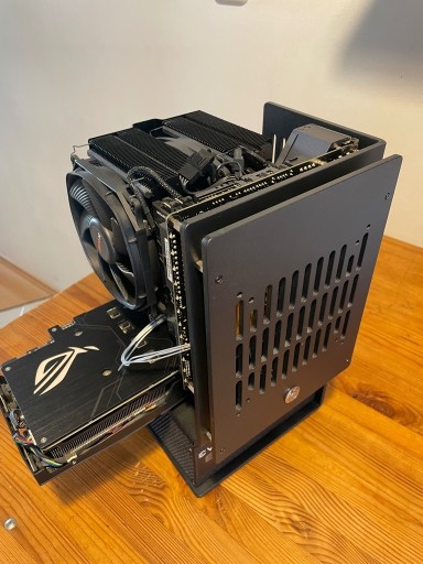 Zdjęcie oferty: Motif Monument obudowa otwarta mini ITX replika