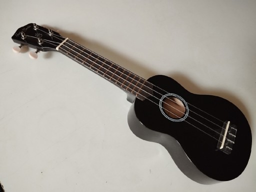 Zdjęcie oferty: Ukulele Harley Benton 