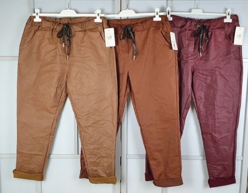 Zdjęcie oferty: Spodnie woskowane gnieciuchy bordo. Nowe