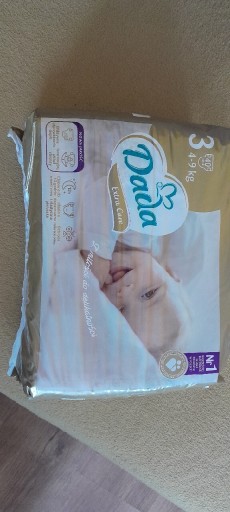 Zdjęcie oferty: Pieluszki Dada Extra Care 3 4-9 kg 40 szt