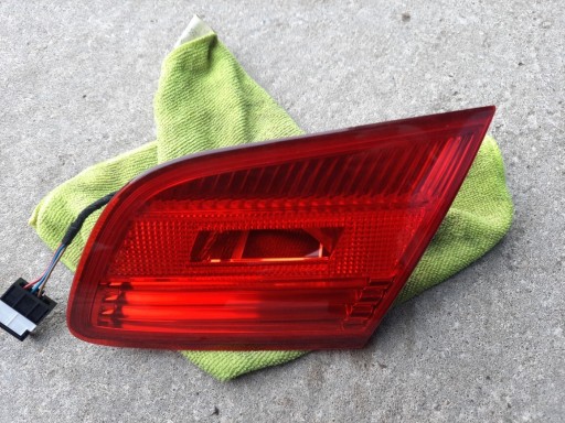 Zdjęcie oferty: Lampa tylna prawa BMW E93 7162304