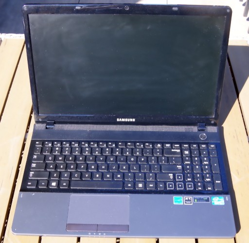 Zdjęcie oferty: Laptop Samsung Seria 3 np310e5c Win 10 Home  680GB