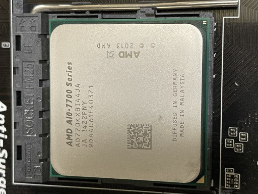 Zdjęcie oferty: Płyta główna Gigabyte + procesor AMD + 8GB ram
