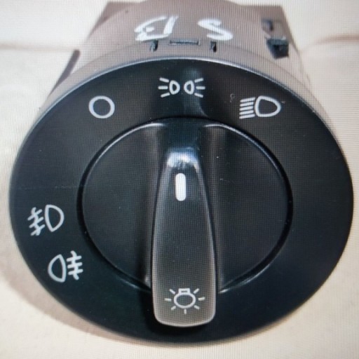 Zdjęcie oferty: Włącznik świateł Octavia I, Super B, wersja EU