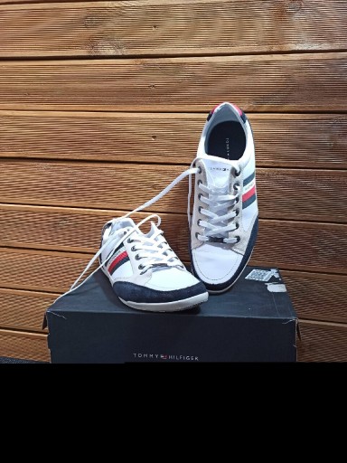 Zdjęcie oferty: Buty Tommy Hilfiger Corporate marine rozmiar 44