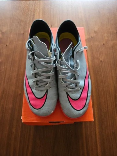 Zdjęcie oferty: Buty sportowe halowe nike oryginalne rozmiar 38