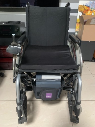 Zdjęcie oferty: Wózek inwalidzki elektryczny SOPUR z napędem e-fix