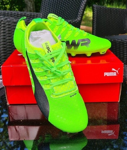 Zdjęcie oferty: Buty piłkarskie "Puma"