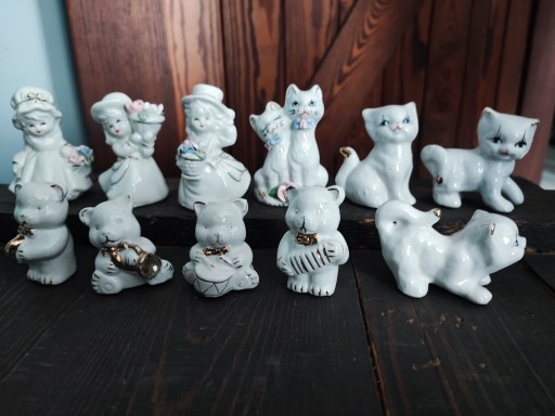 Zdjęcie oferty: Duży zestaw porcelanowych figurek koty misie pani