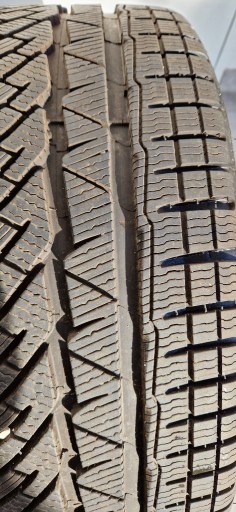 Zdjęcie oferty: 2 sztuki Michelin ALPIN opony zimowe 235/35R20.